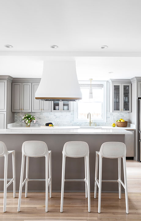 Crisp Light and Airy, Kitchen Design - Valerie Legras Atelier