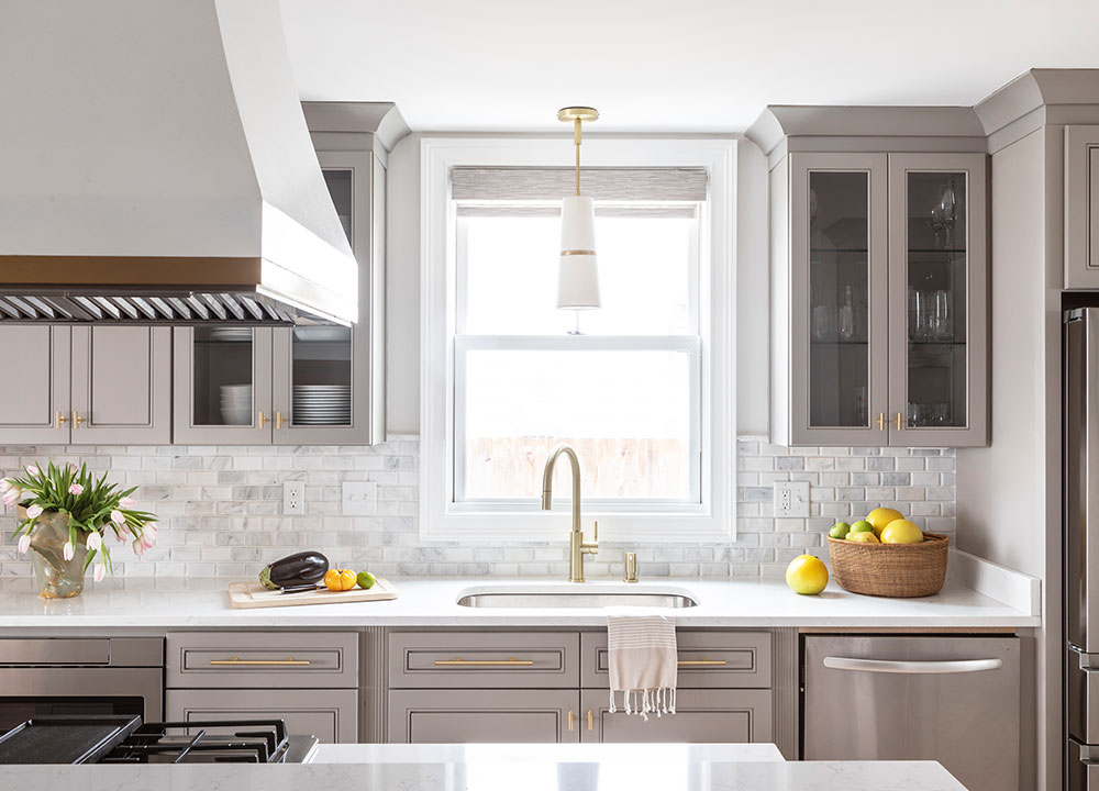 Crisp Light and Airy, Kitchen Design - Valerie Legras Atelier